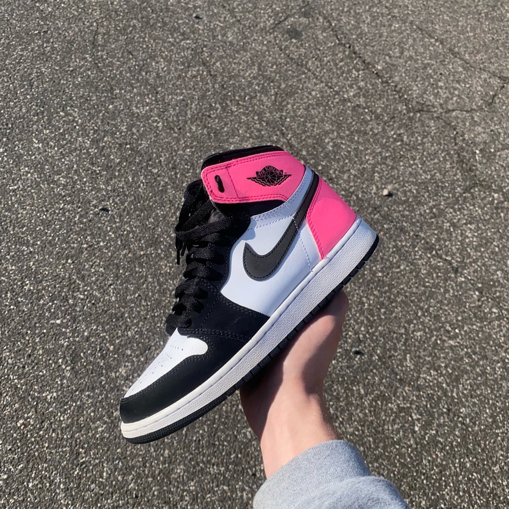 Air Jordan 1 high OG Valentines Day size 7